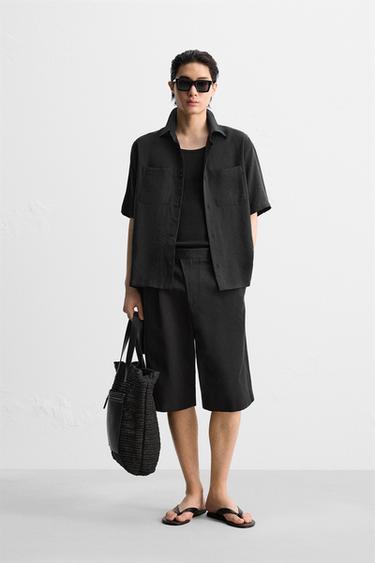 ÁO SƠ MI VẢI RŨ DÁNG RELAXED FIT - Màu đen từ Zara