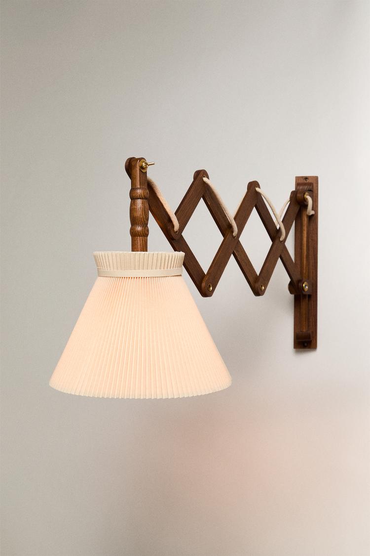 LAMP | WOODEN WALL LIGHT — Brown