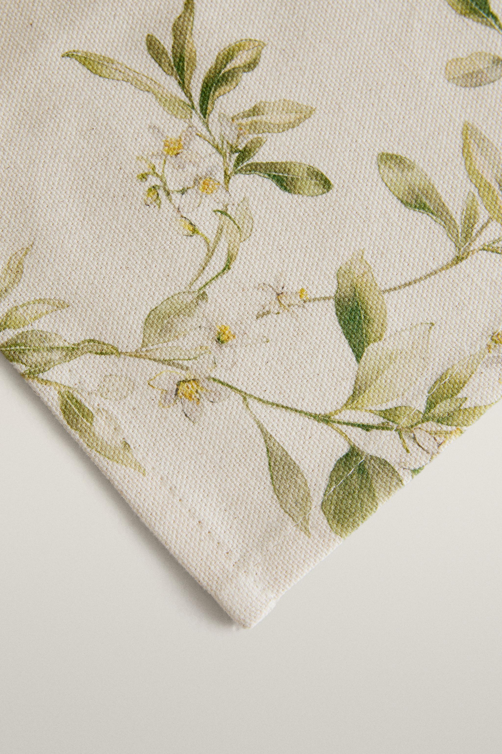 BRANCH AND FLORAL PRINT TABLECLOTH