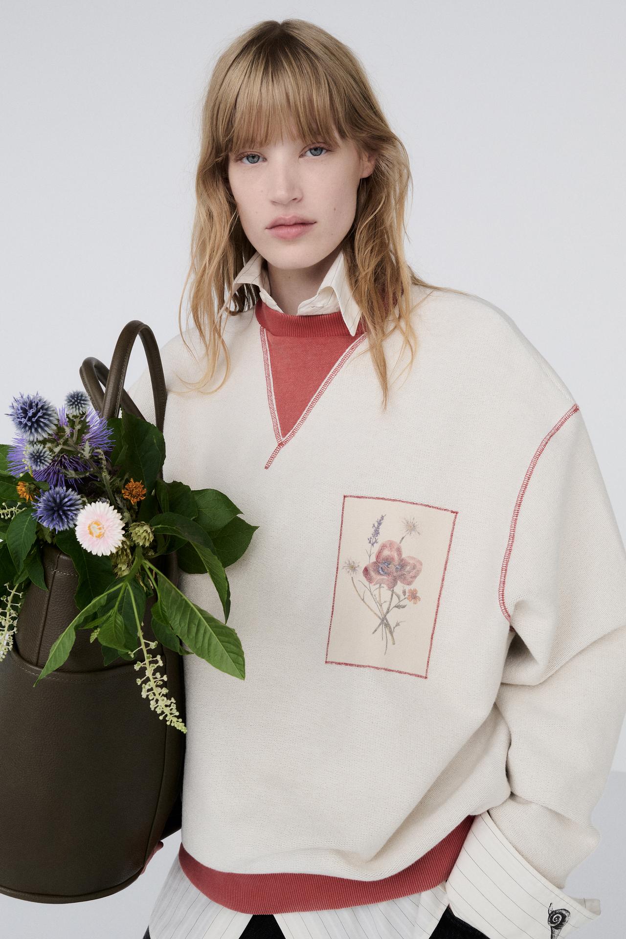 CONTRAST PATCH SWEATSHIRT — Orange