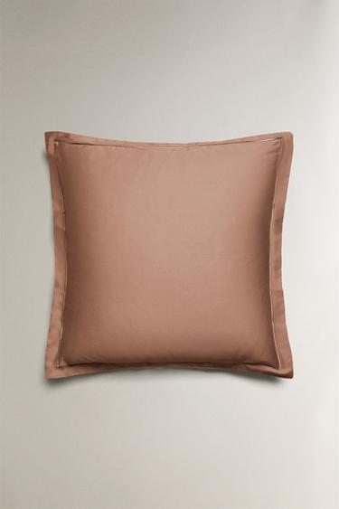 TAIE D’OREILLER SATIN FESTON (300 FILS) - Rose poudré de Zara - Image 1