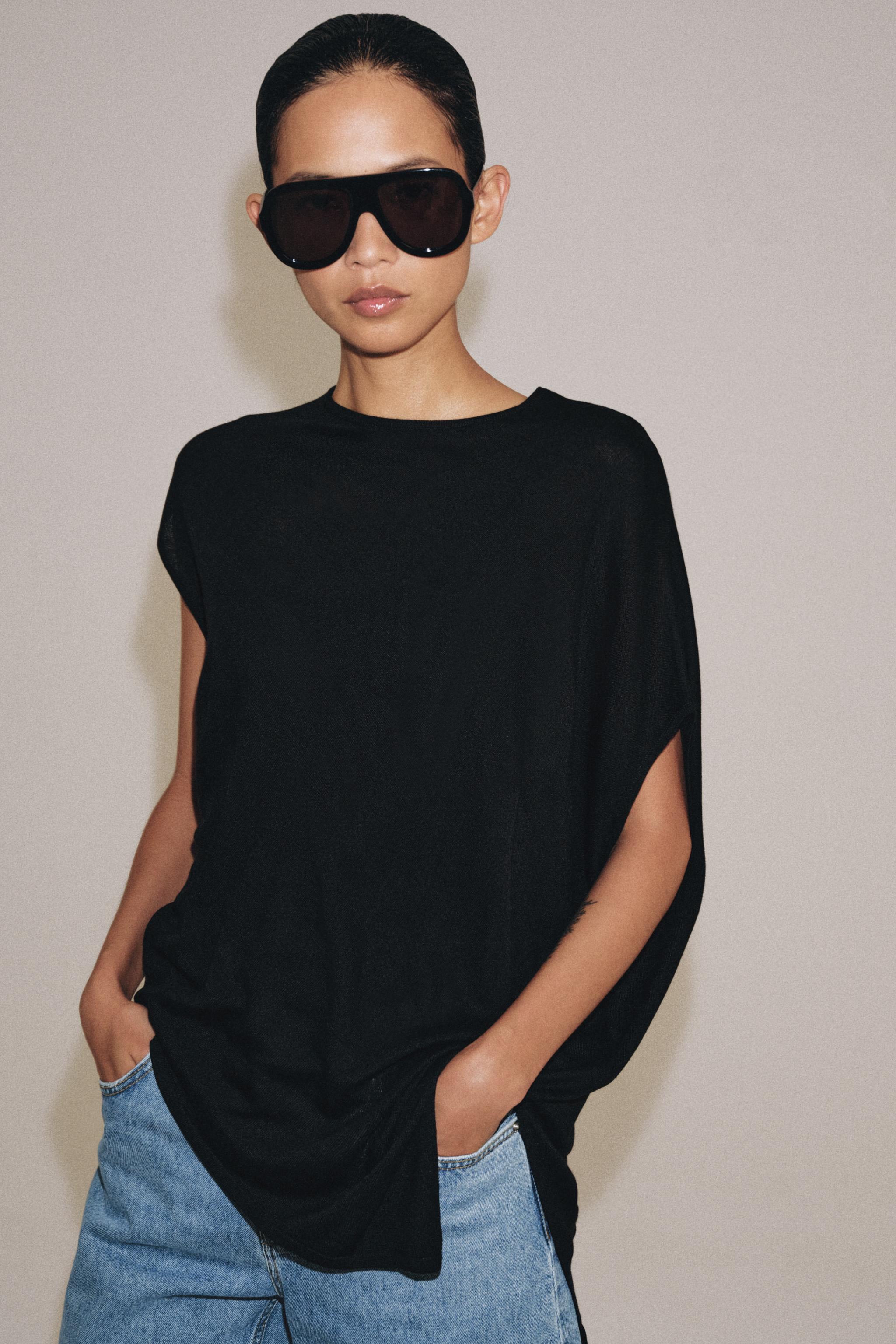 ASYMMETRIC KNIT TOP