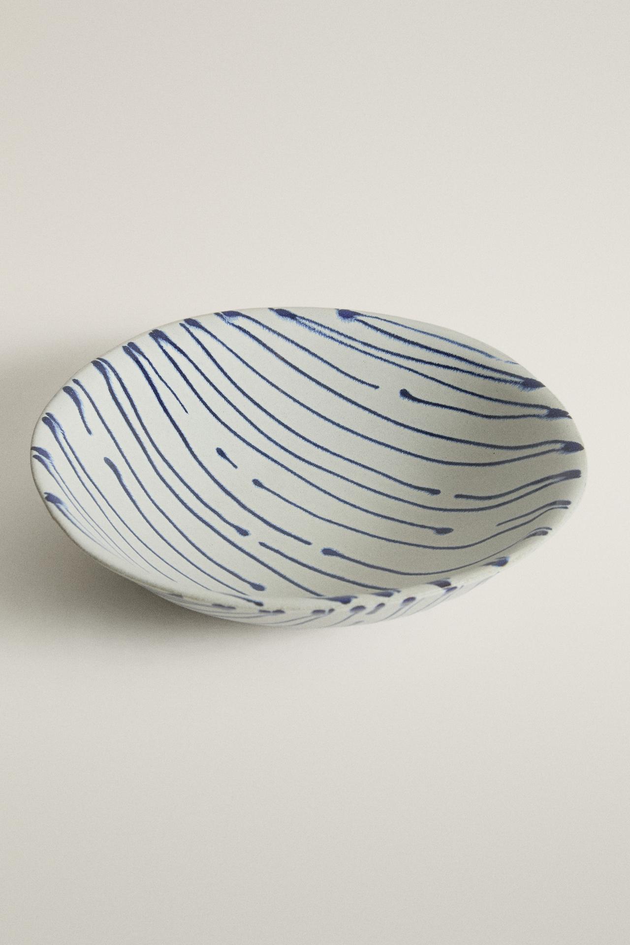 STRIPED EARTHENWARE SALAD BOWL — Blue / White