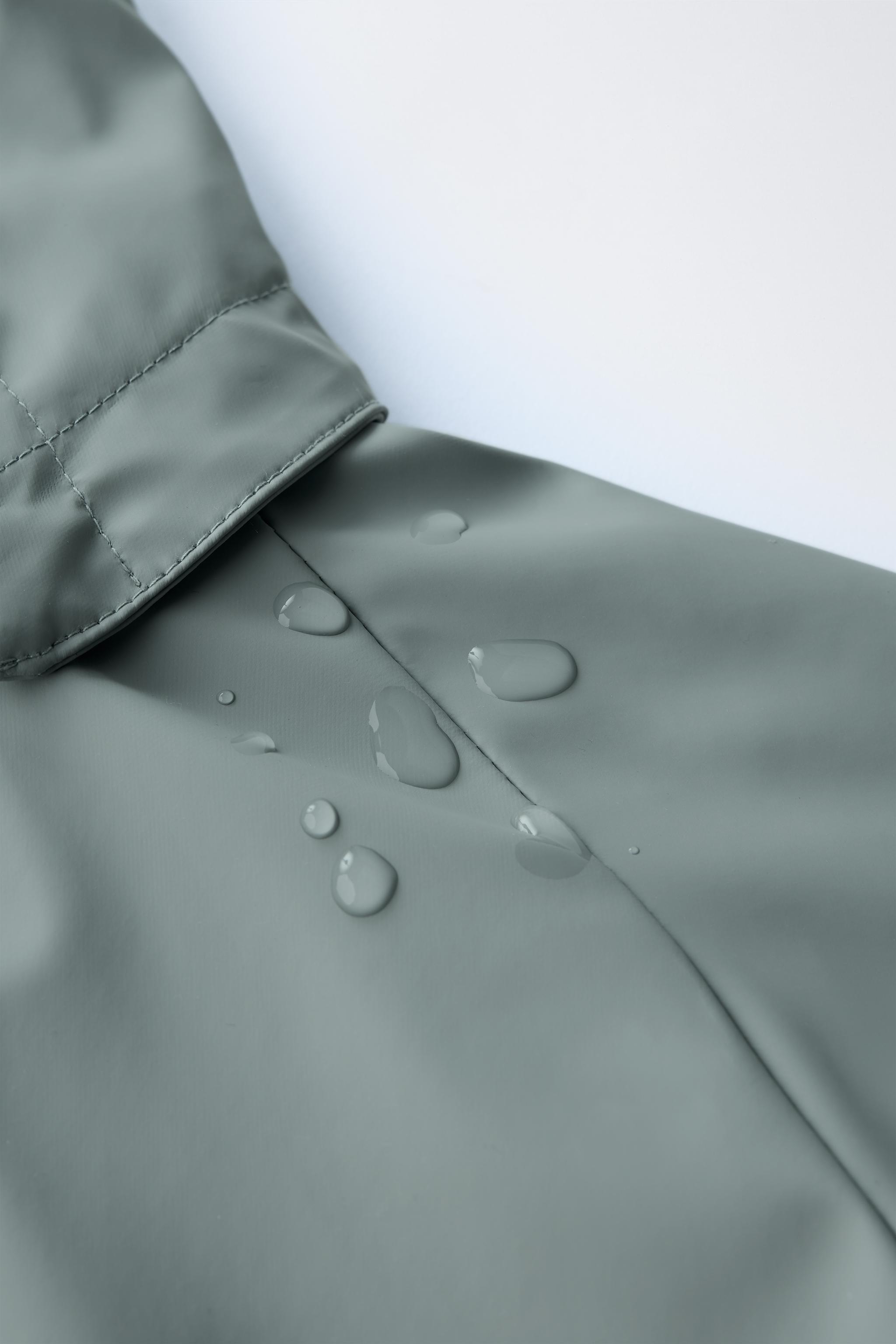 ZARA タイダイ折り畳み　レインコート　ecoリサイクルシリーズ ラバー仕上げレインコート 取り外し可能フード - ブルーイッシュ