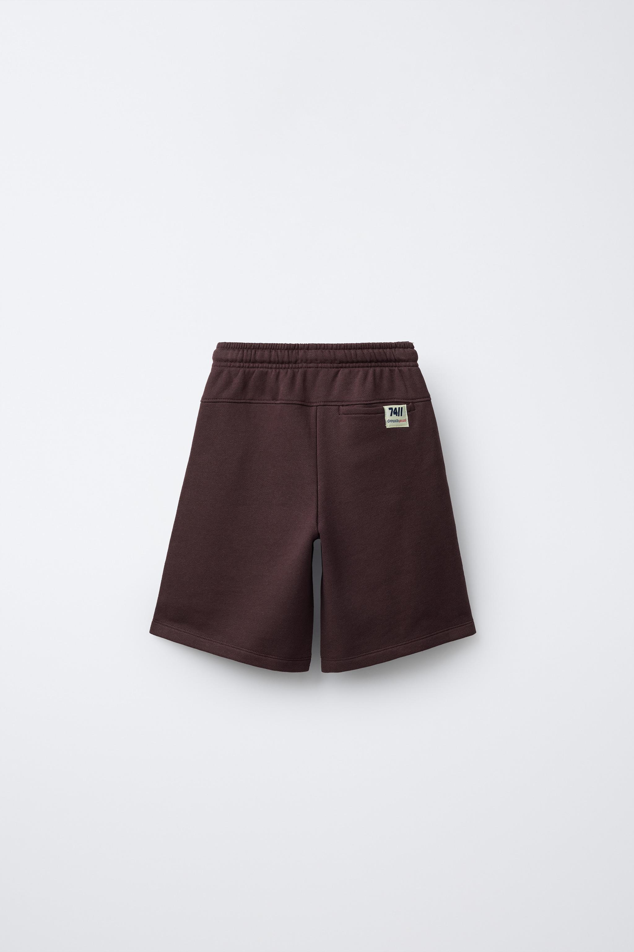 ENSEMBLE T-SHIRT ET SHORT À INSCRIPTION BRODÉE