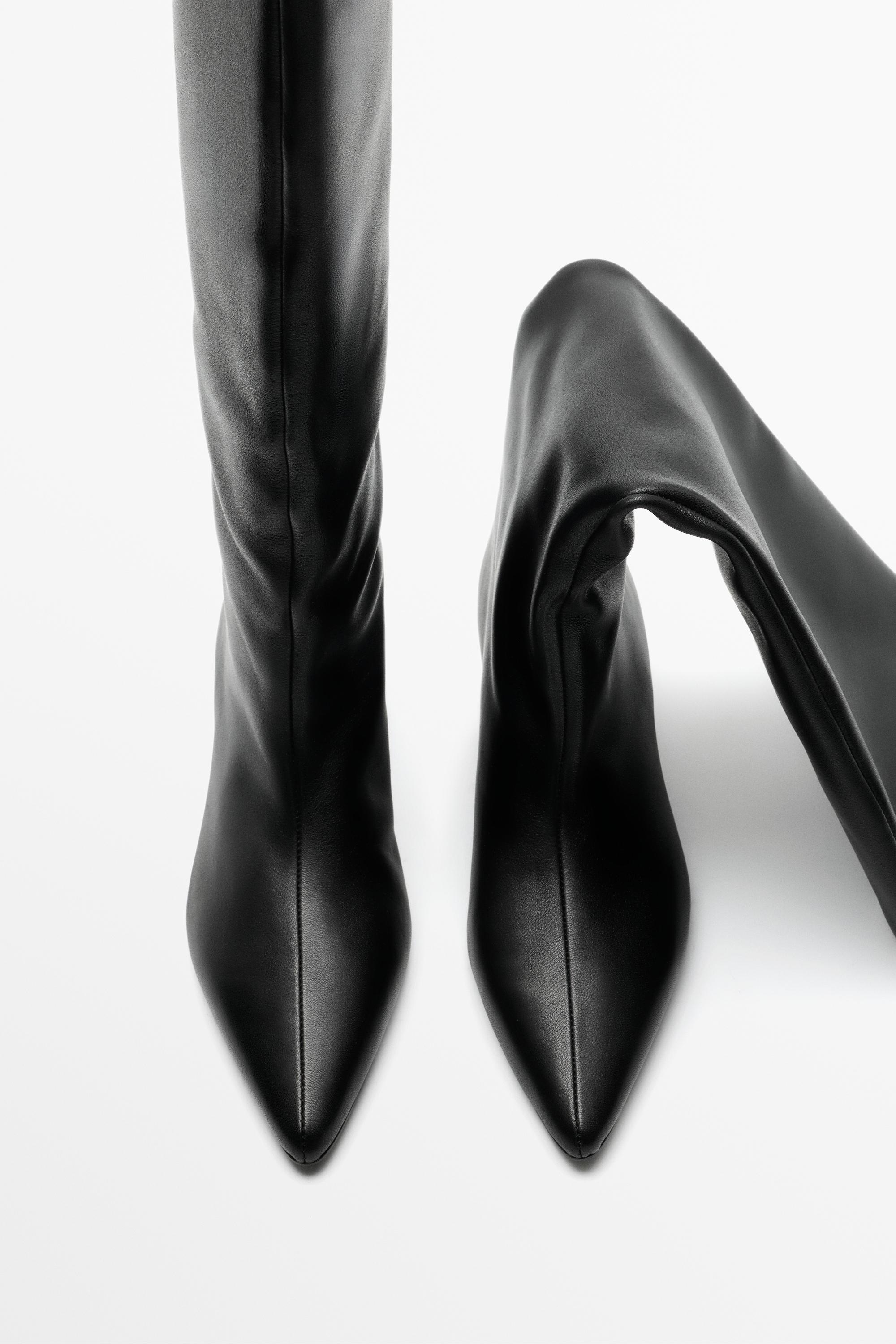 Soft leather heel boot