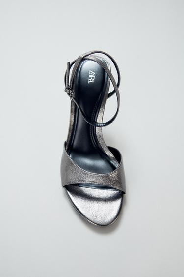 Zara METALLIC EFFECT HEELED SANDALS - Lead grey