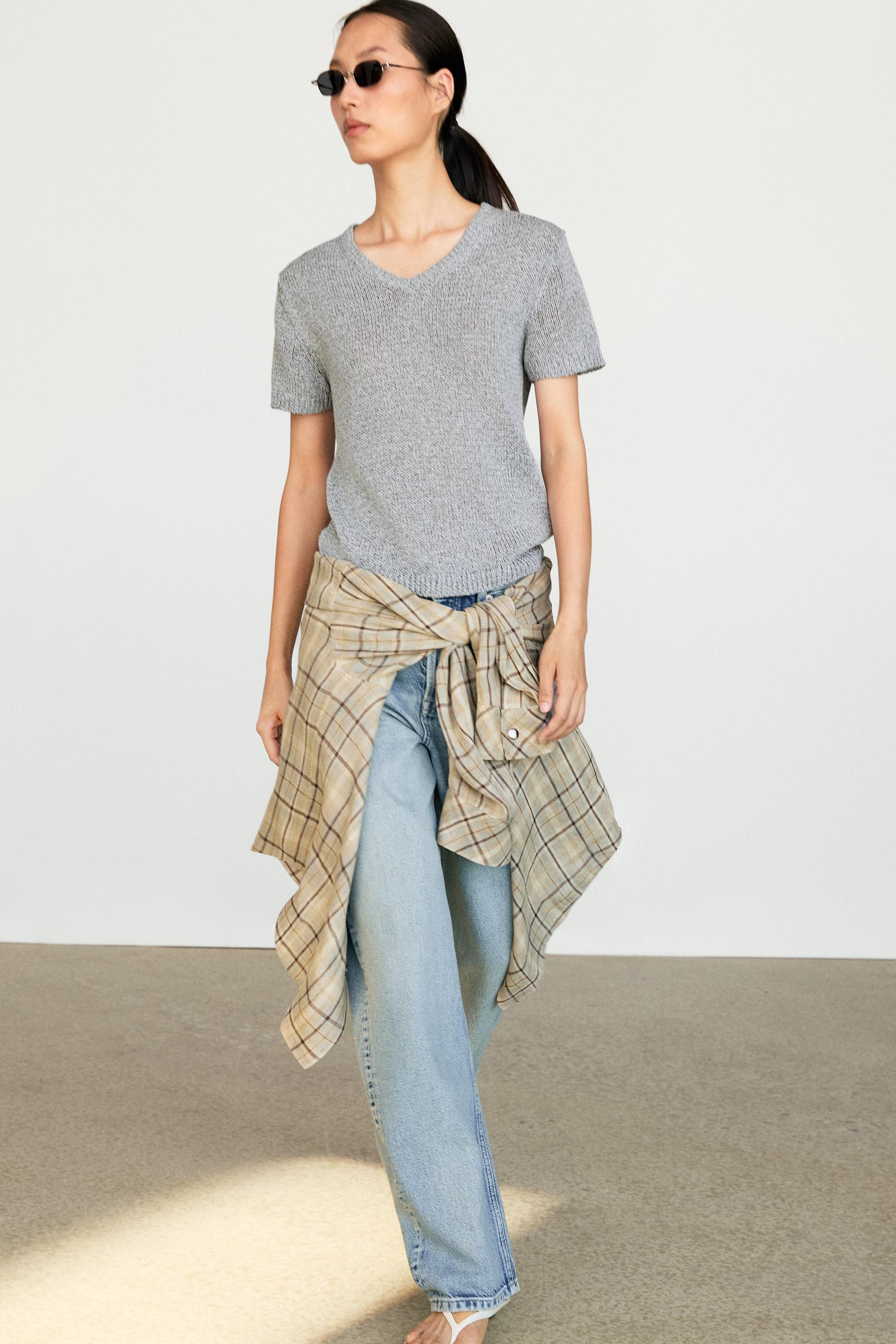 Short sleeve knit top