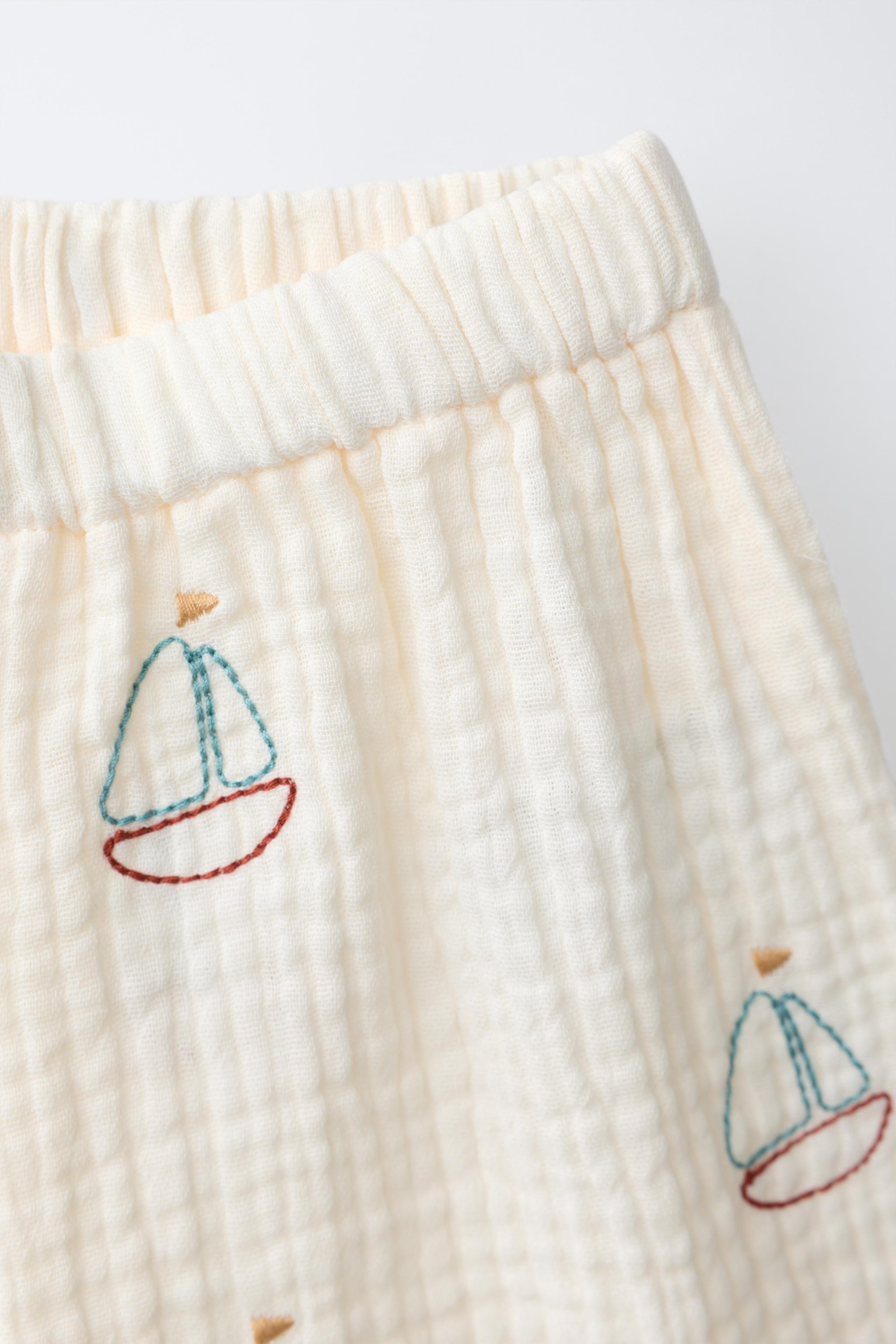 TEXTURED BOAT SHORTS