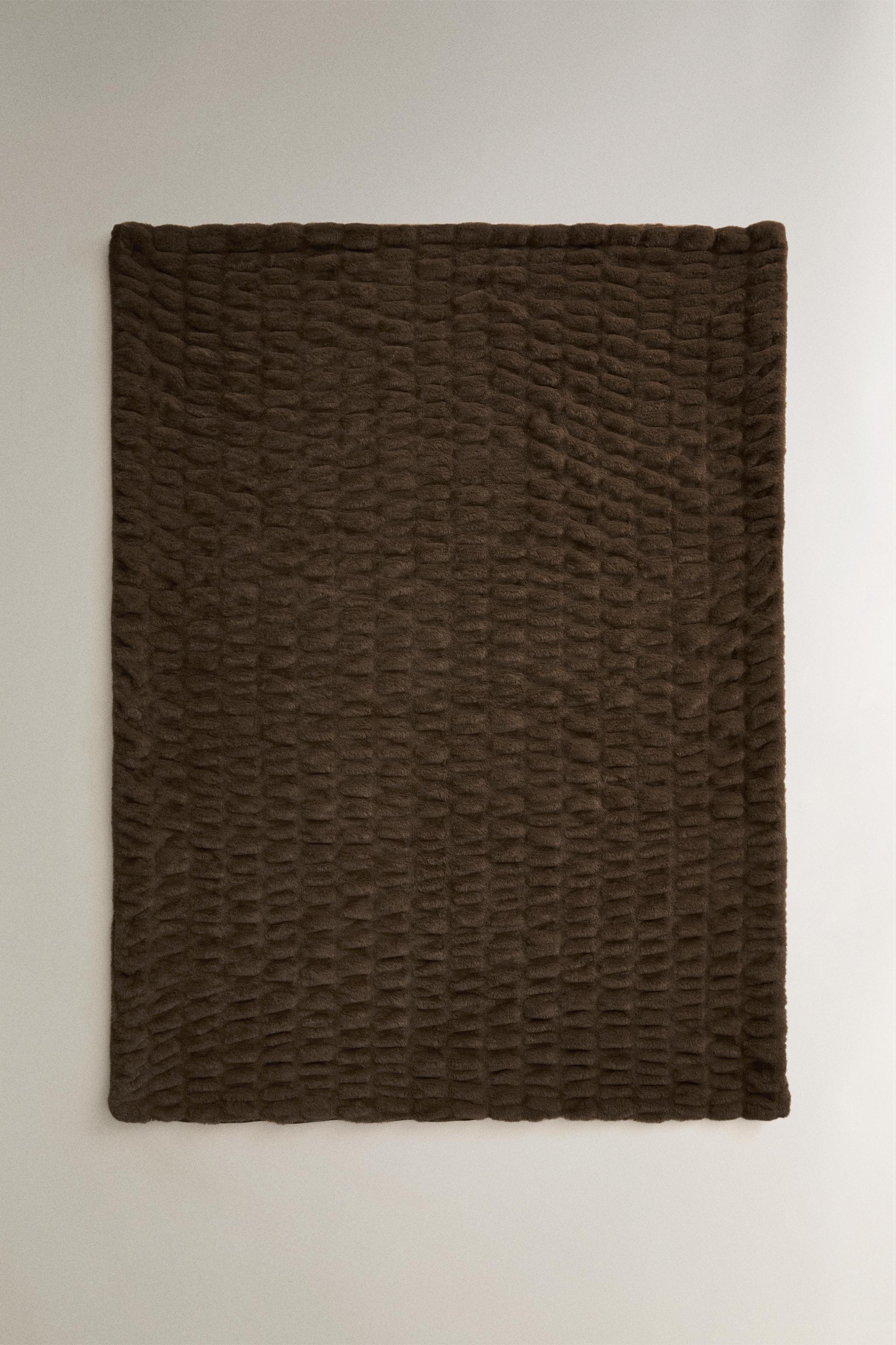 WAVY FAUX FUR BLANKET — Brown / Taupe