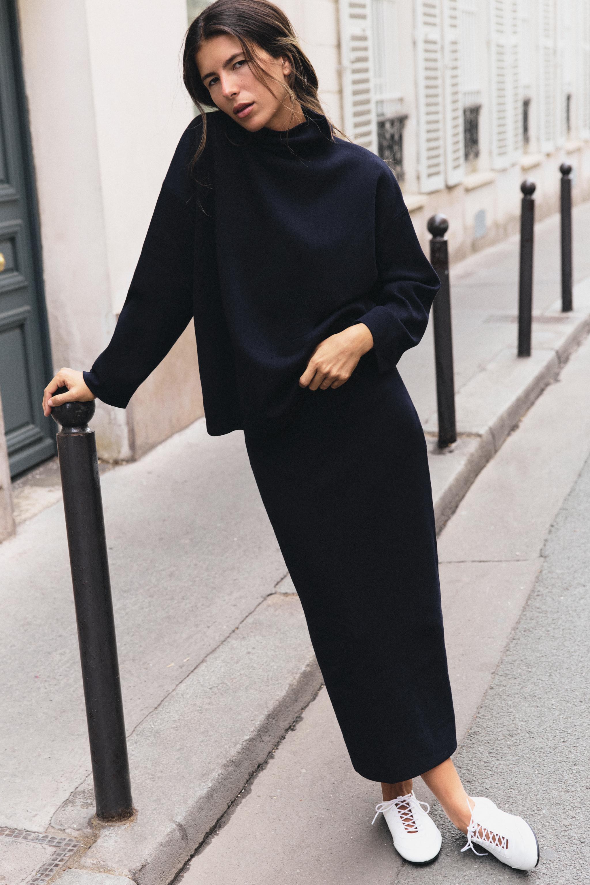 HIGH-WAIST MIDI KNIT SKIRT