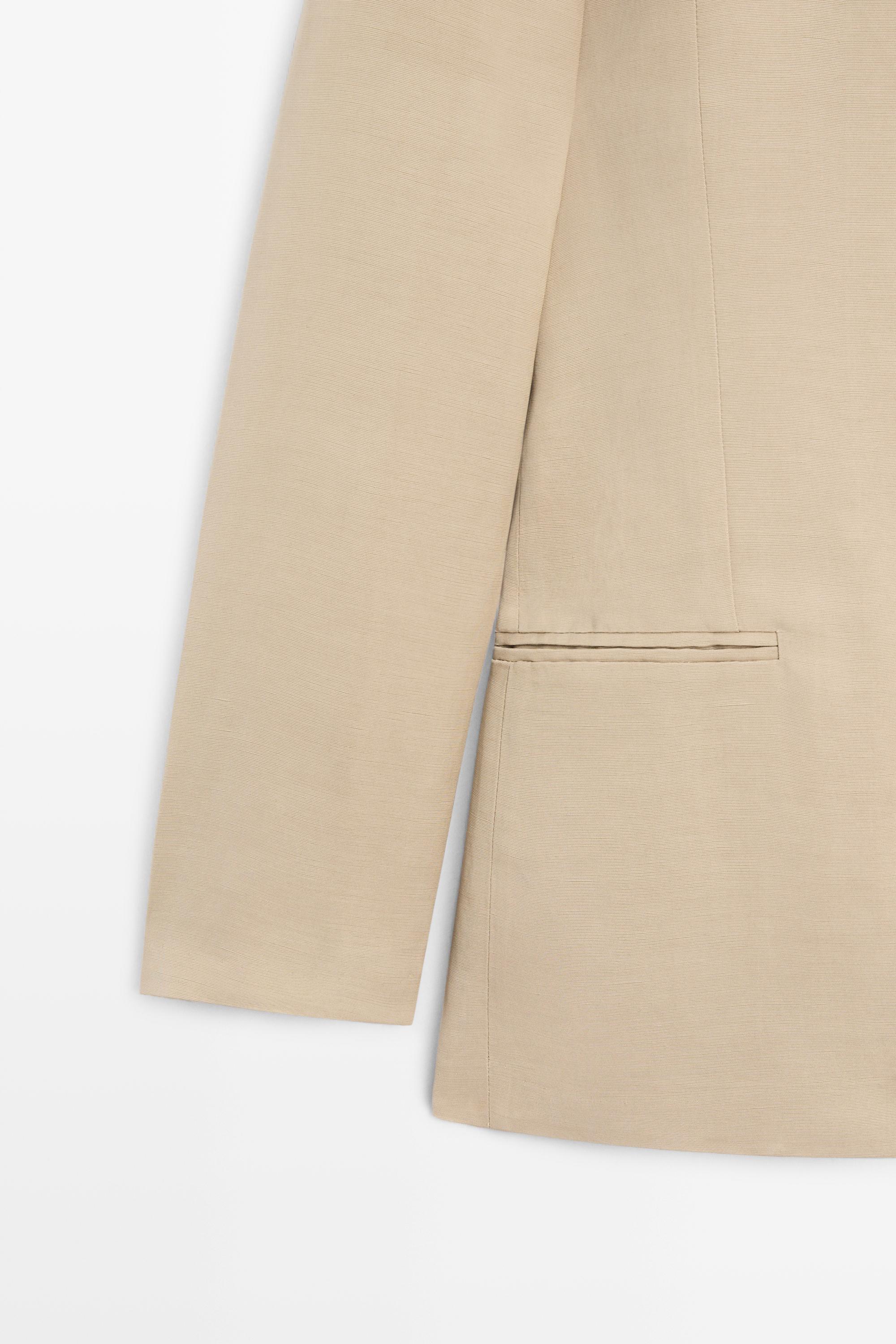 Flowing buttoned blazer