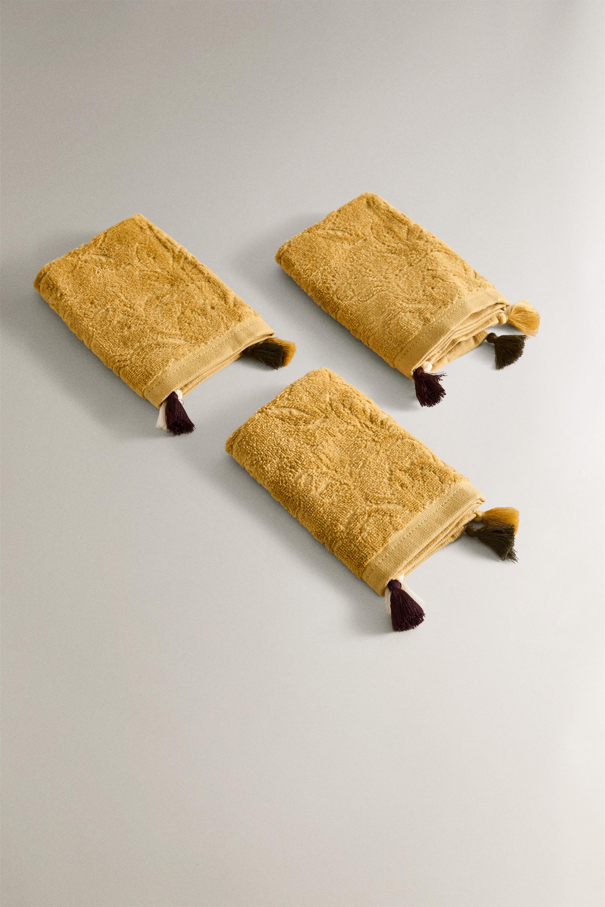 PACK OF HAND TOWELS WITH TASSELS (PACK OF 3)