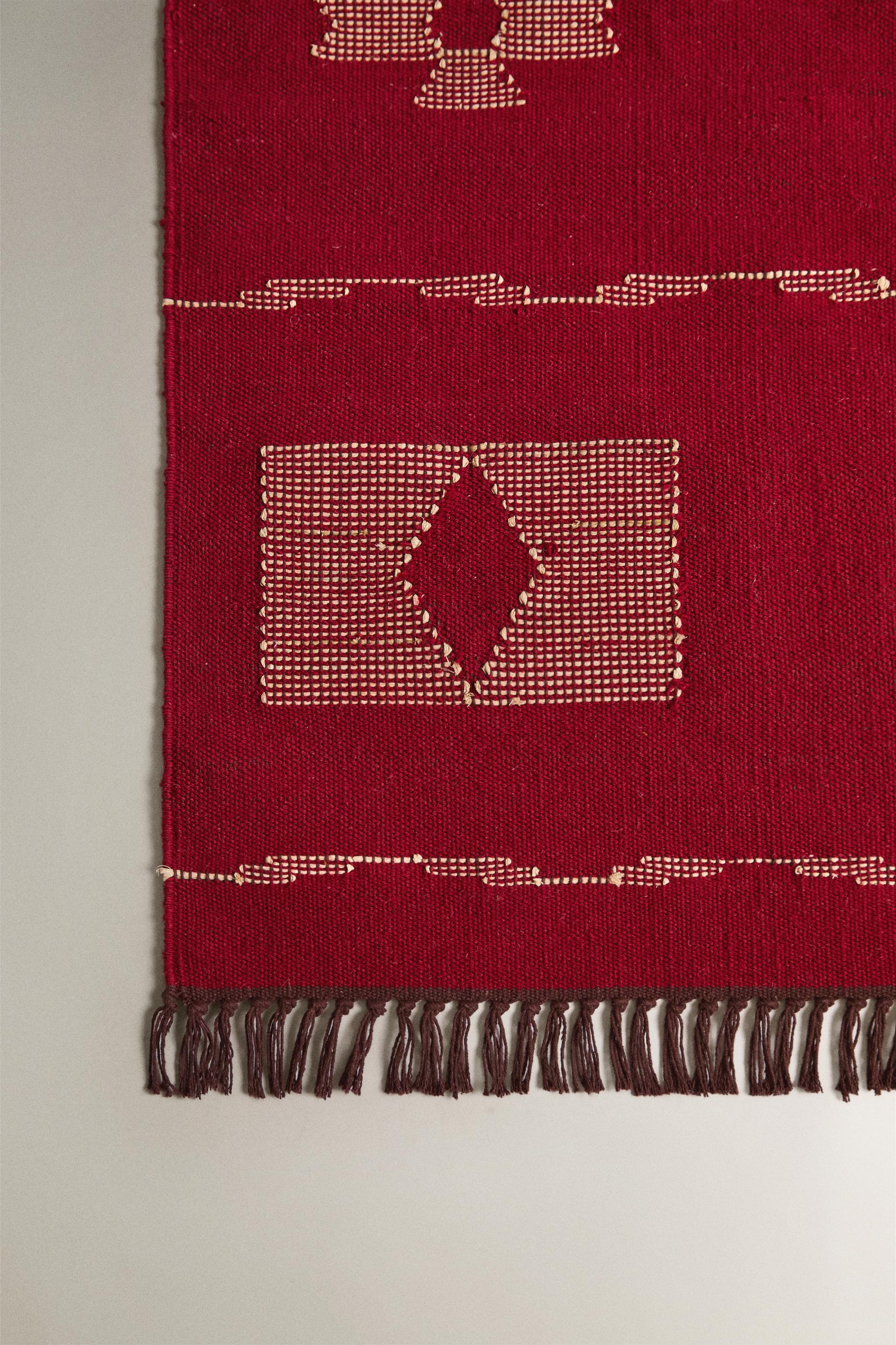 WOOL AND RAFFIA GEOMETRIC PRINT AREA RUG — Red