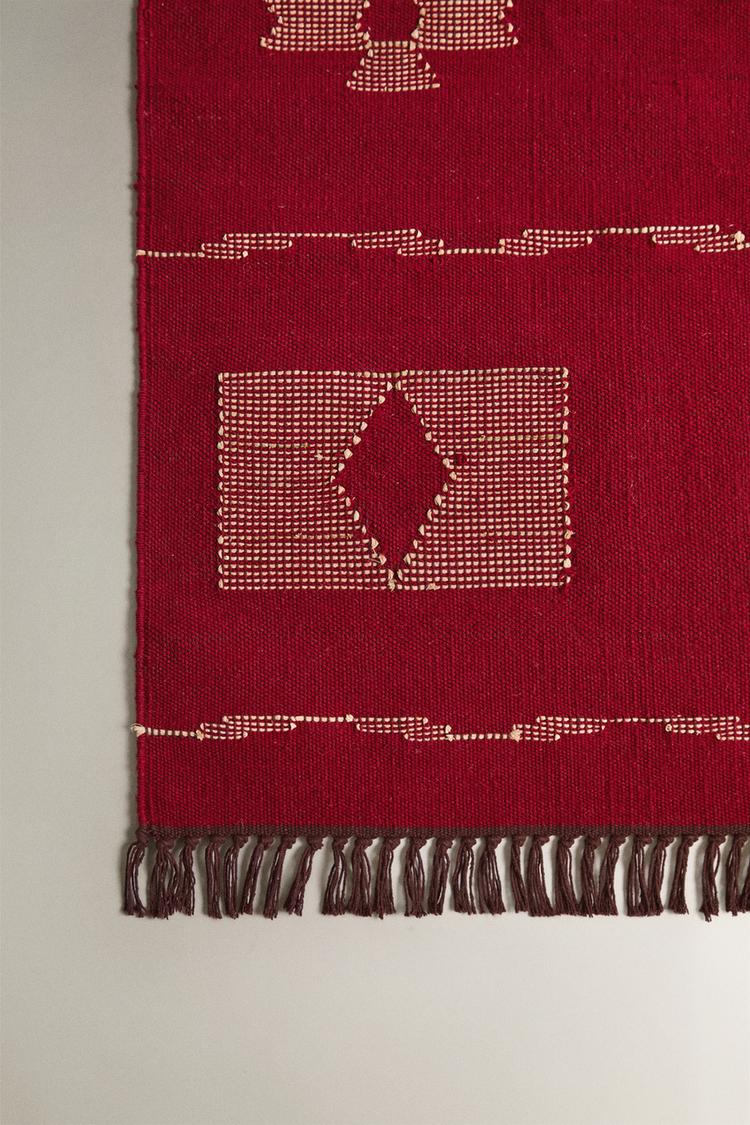 WOOL AND RAFFIA GEOMETRIC PRINT AREA RUG — Red