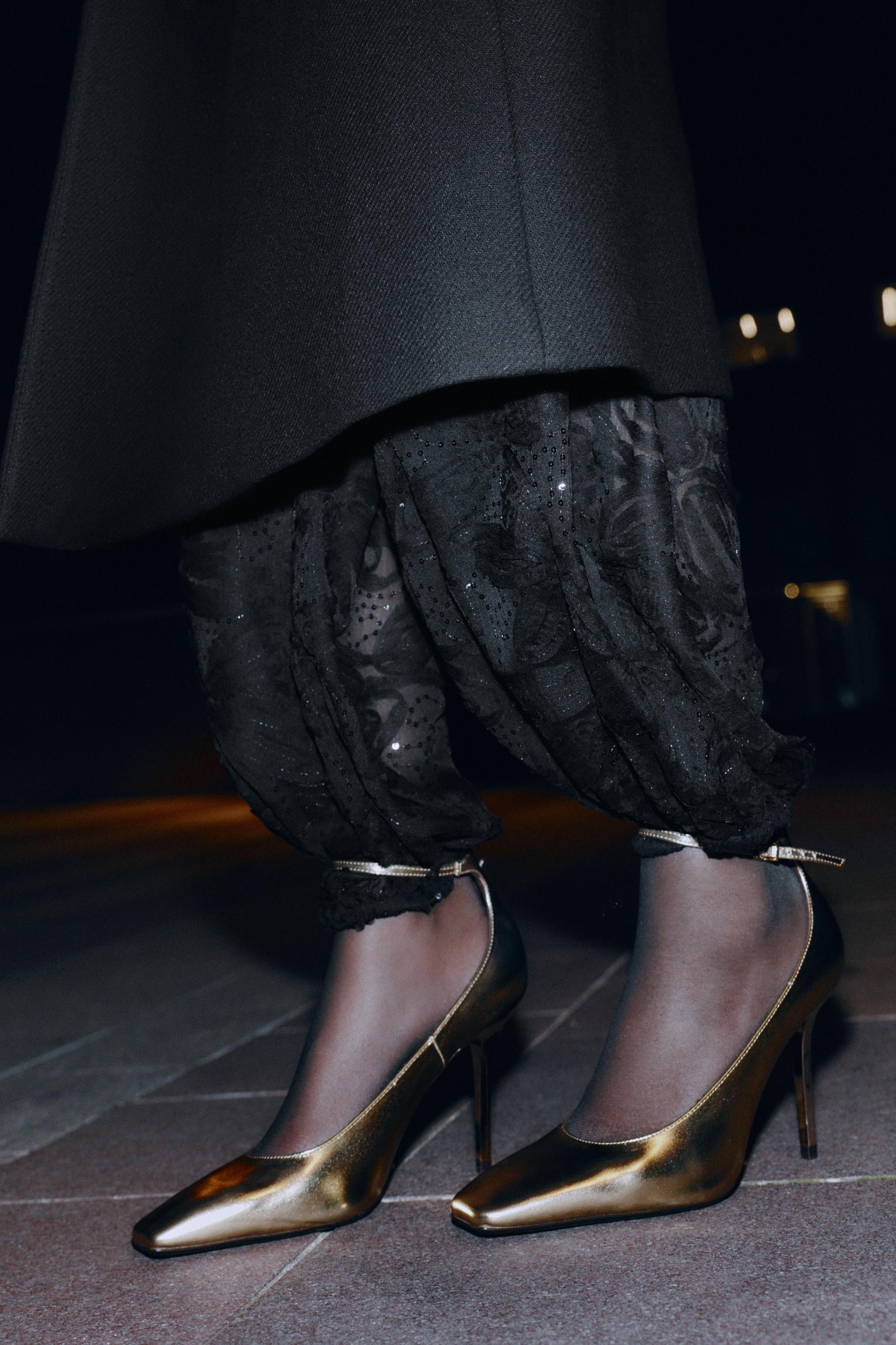 METALLIC EFFECT HEELS