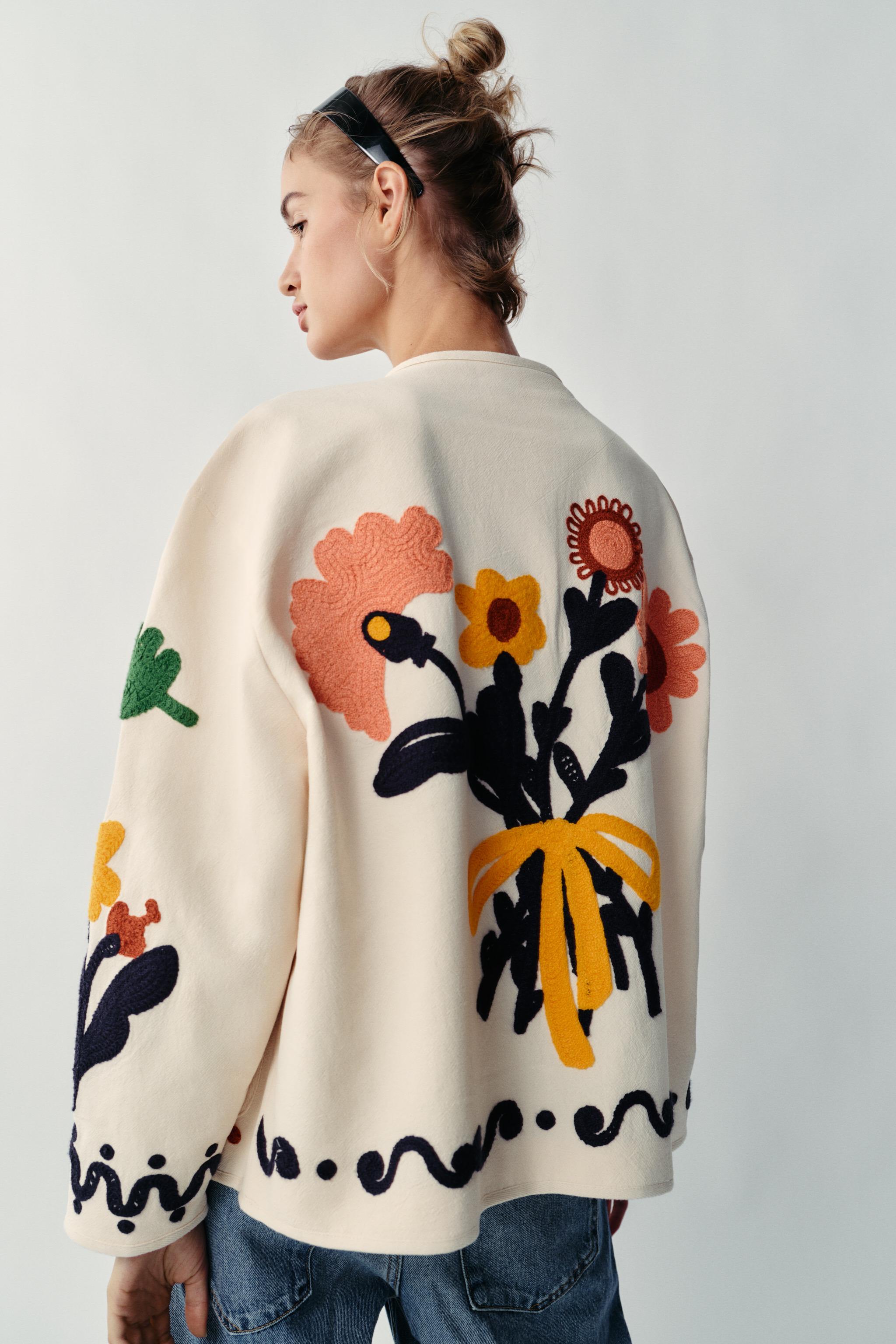 FLORAL EMBROIDERED JACKET
