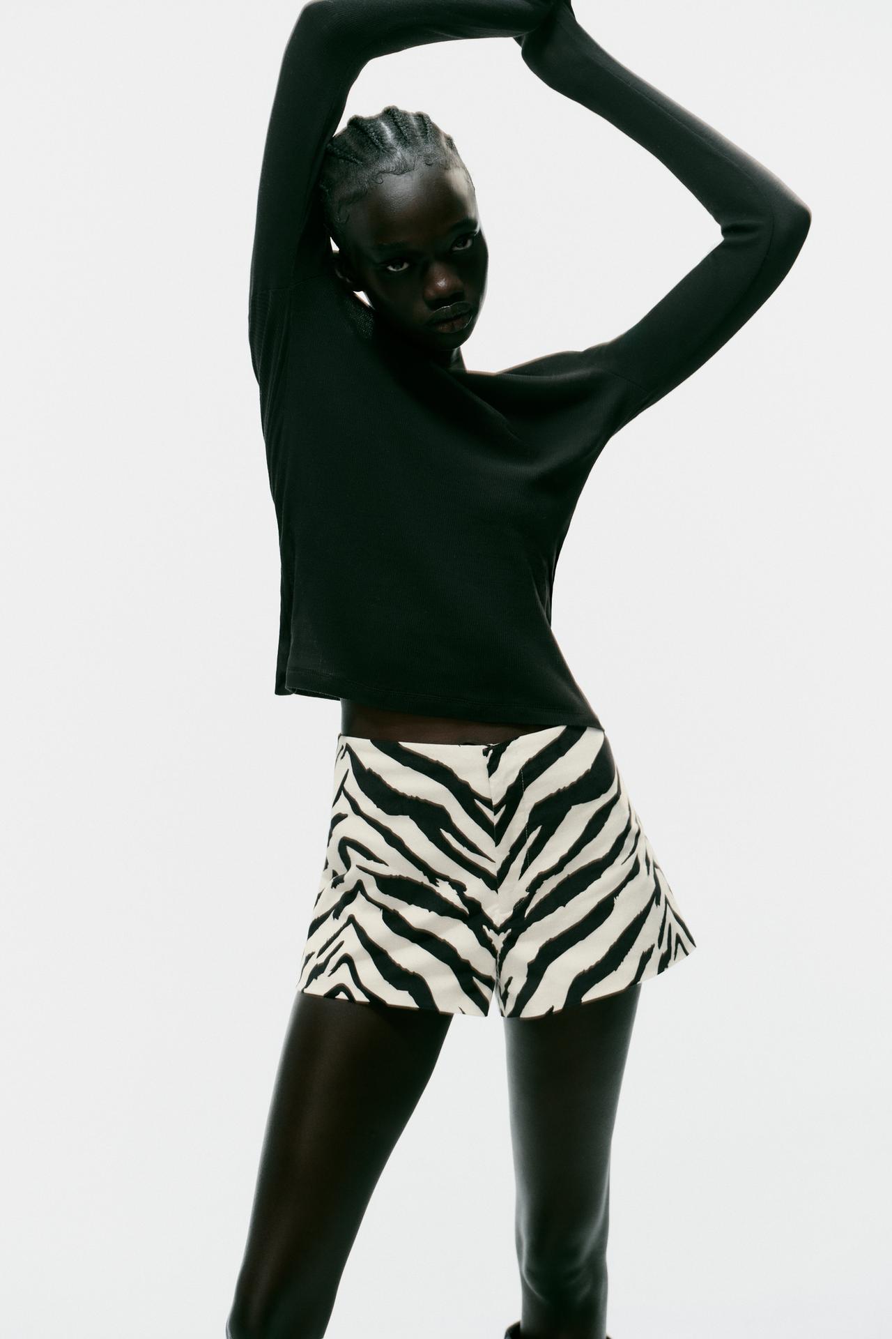ANIMAL PRINT VELVET MINI SHORTS — Zebra