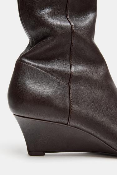 BOTTINES EN CUIR À TALONS COMPENSÉS - Marron chocolat de Zara - Image 5