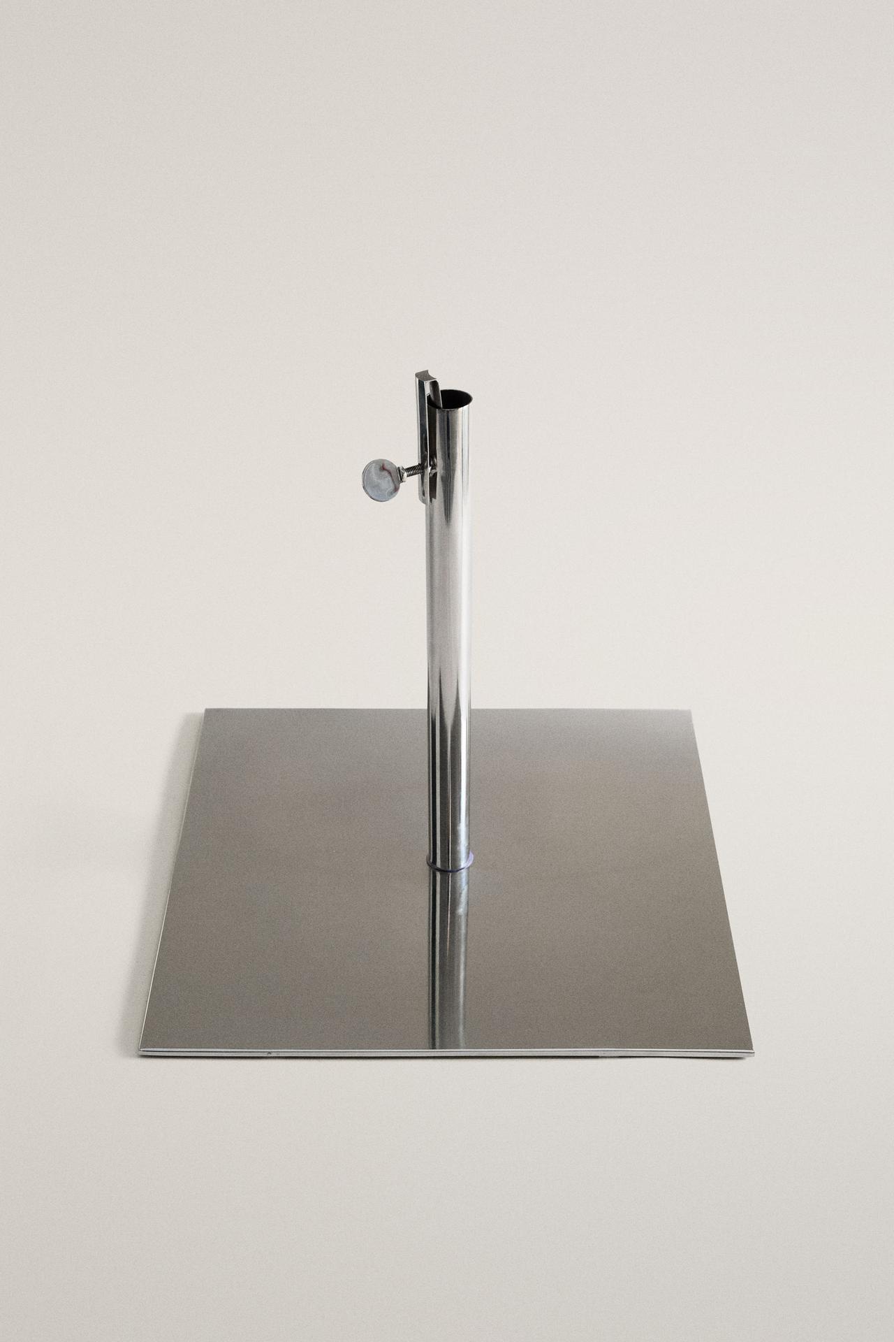 METAL UMBRELLA STAND — White