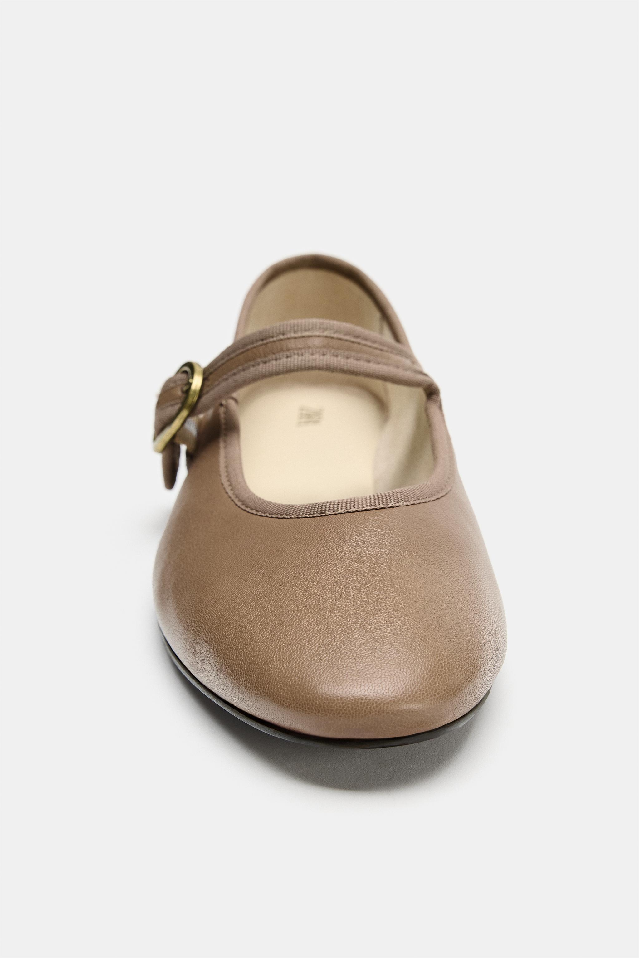 LEATHER BUCKLED BALLET FLATS
