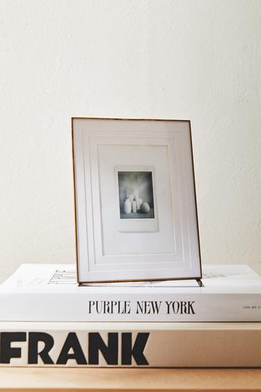 THIN METAL PHOTO FRAME - Golden by Zara