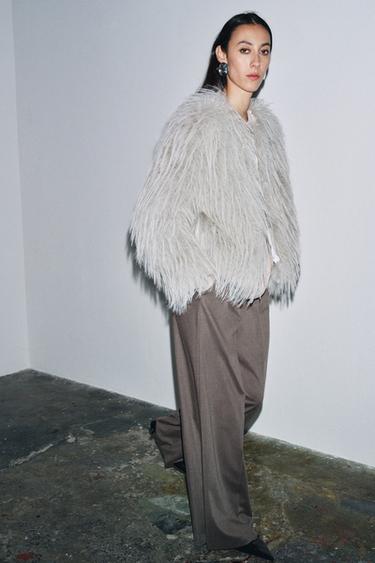 ПАЛЬТО ИЗ ИСКУССТВЕННОГО МЕХА — ZW COLLECTION — СВЕТЛО-СЕРЫЙ от Zara