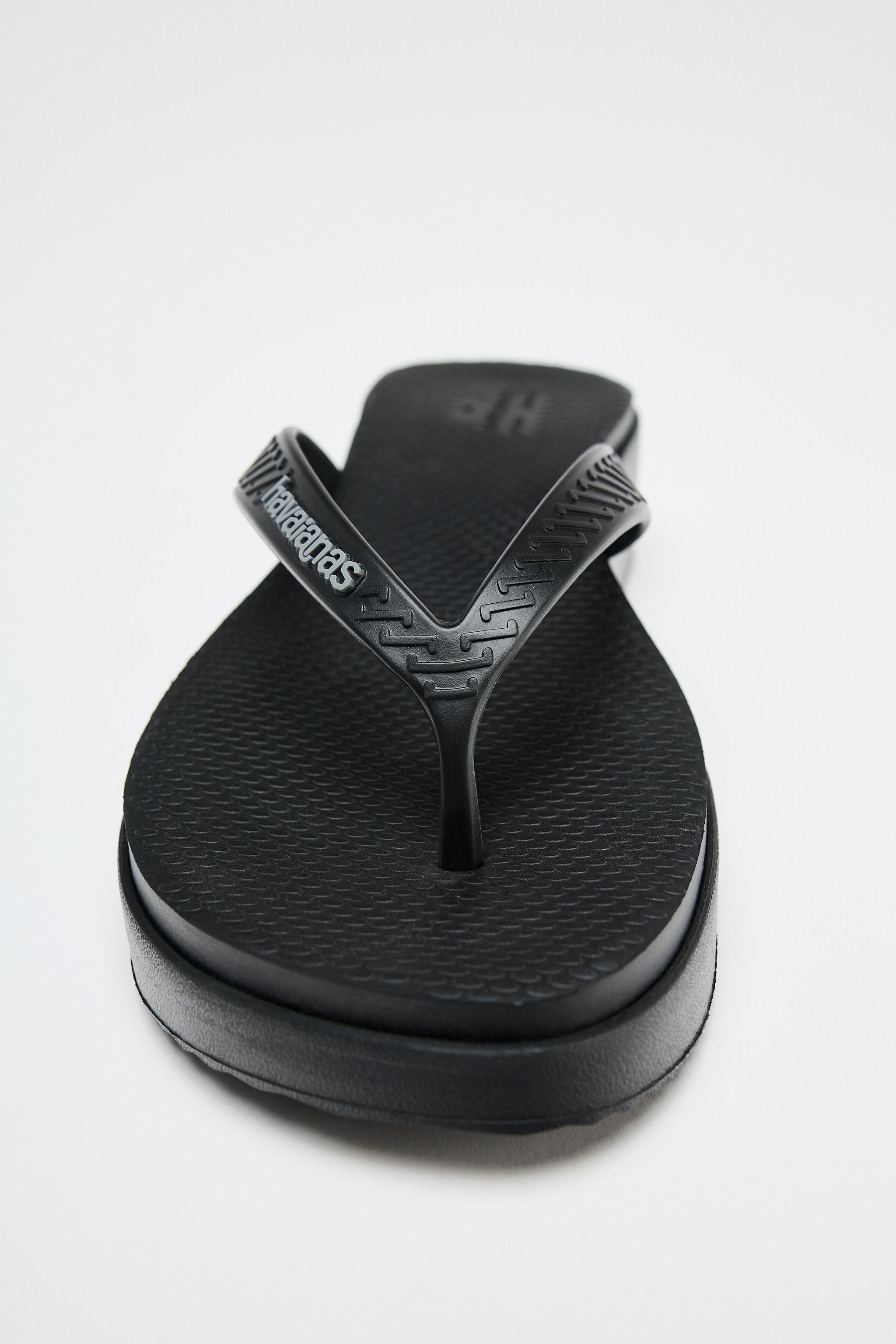 【ZARA】HAVAIANAS x ZARA サンダル ブラック | 5950/510/800 HAVAIANAS ® x ZARA サンダル - ブルー | ZARA Japan / 日本