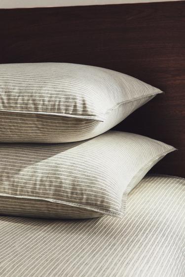 TAIE D’OREILLER FIL TEINTÉ RAYURES - Gris / Beige de Zara - Image 5
