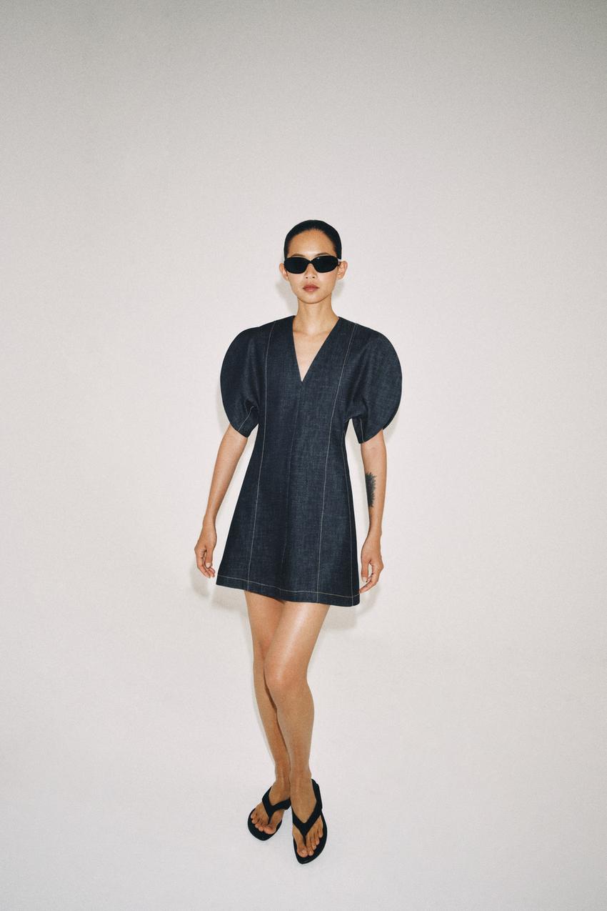 zara denim dress with puff sleeves Zara Puffy Sleeve Denim DressSOLD / XS/ Approximate sizing: XS Measurements in Inches Shoulder FREE Bust 16.5 (armpit to armpit) Bodice
