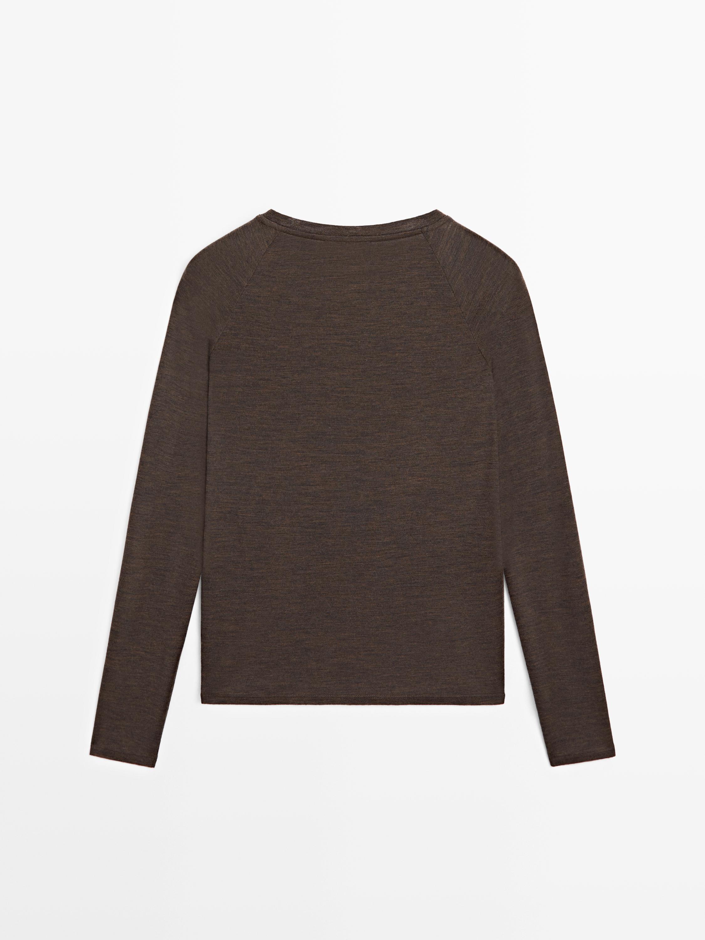 Wool T-shirt with raglan sleeves
