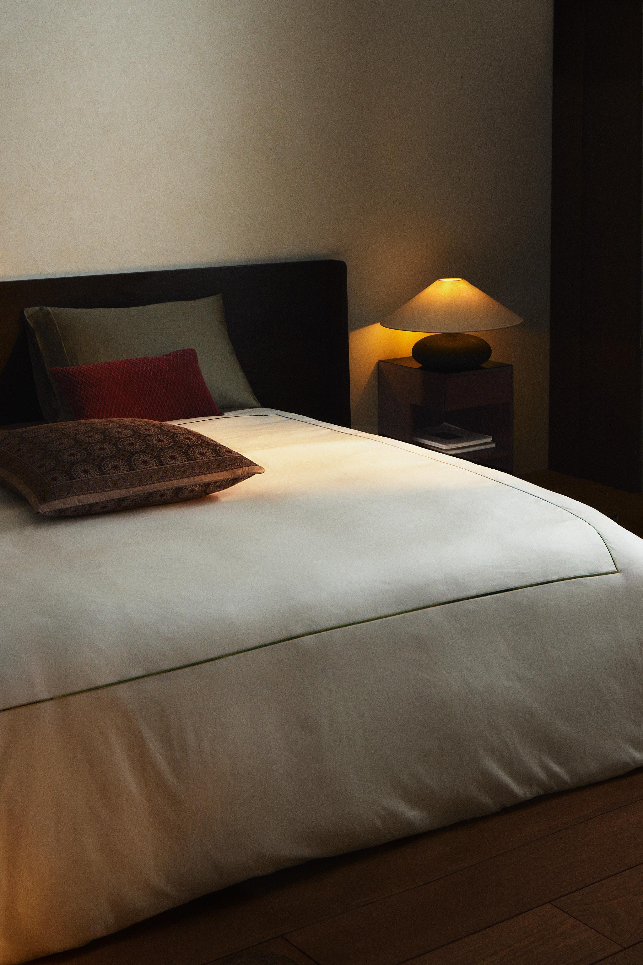 CHRISTMAS PIPING SATEEN DUVET COVER (300 THREAD COUNT)
