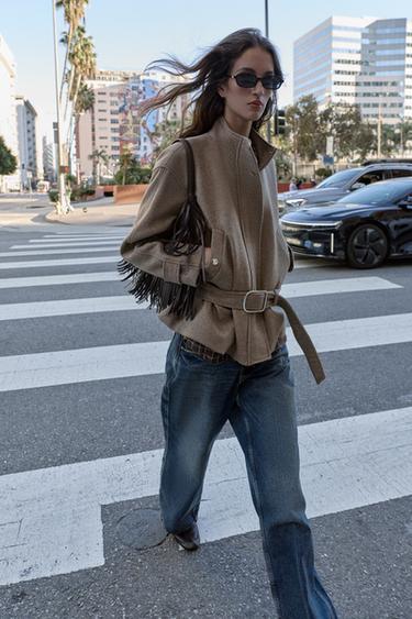 MANTEAU COURT AVEC LAINE ET CEINTURE - Vison foncé de Zara - Image 3