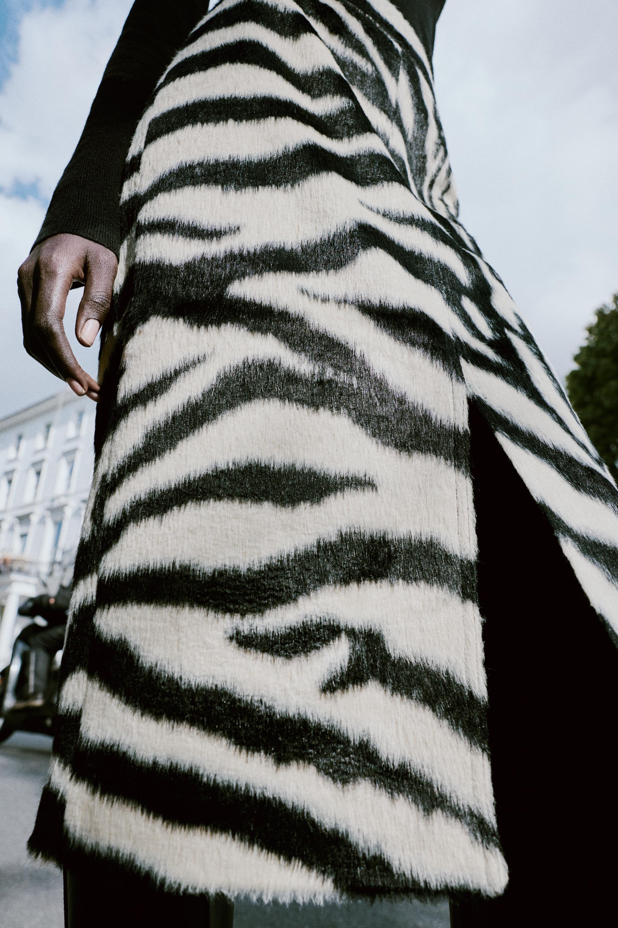 ANIMAL PRINT FAUX FUR MIDI SKIRT