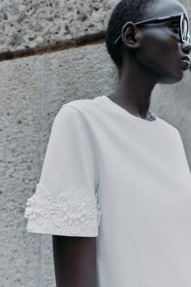 EMBROIDERED FLOWER T-SHIRT — White 1
