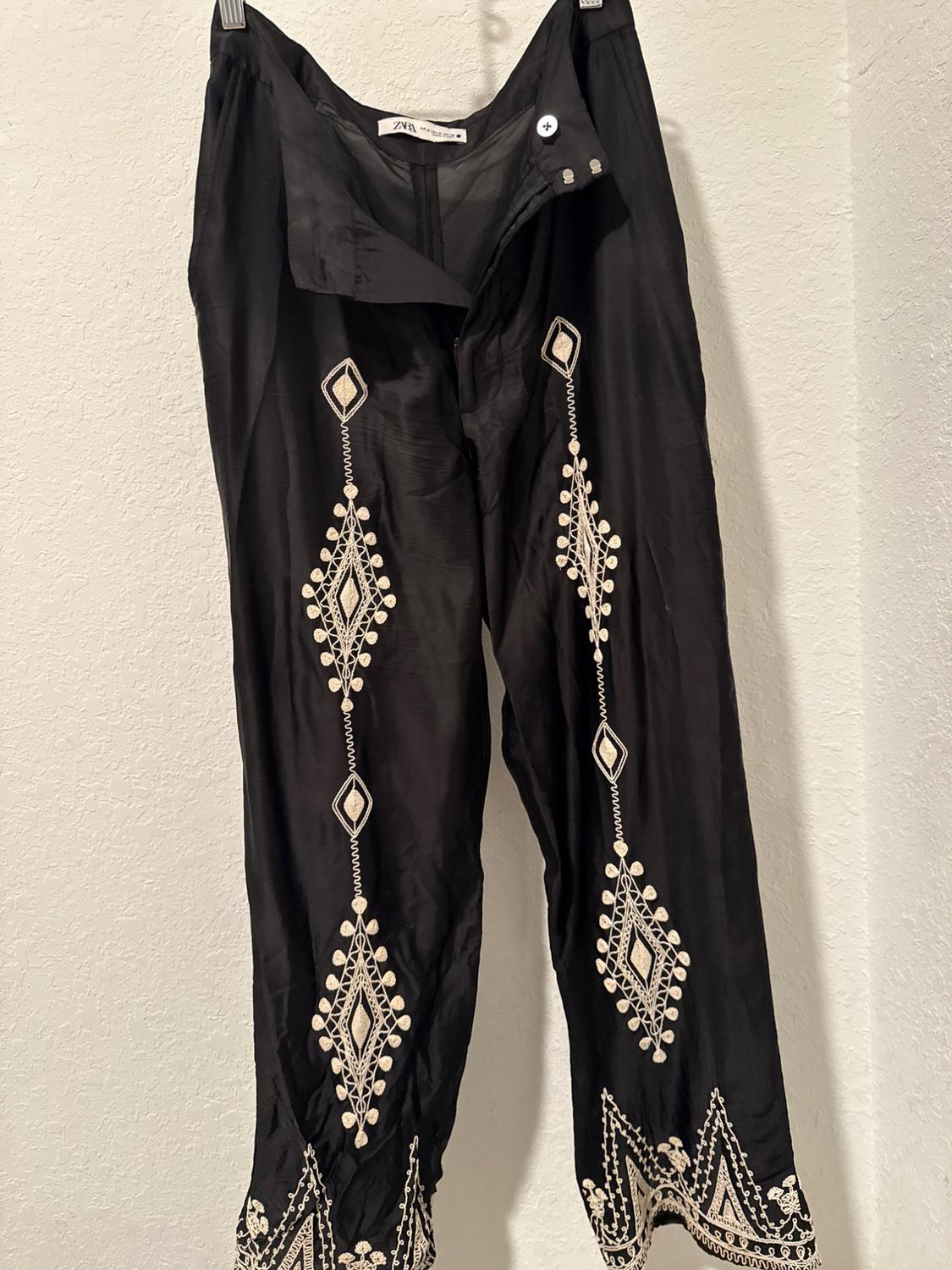 PANTALÓN FLUIDO BORDADOS - Image 3