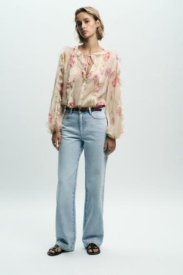 JEANS Z1975 REGULAR FIT بسرج عالٍ وحزام - أزرق فاتح الخاص بـ Zara