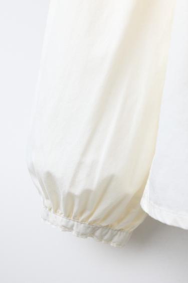 BLOUSE À COL CLAUDINE BRODÉE - Écru clair de Zara - Image 3