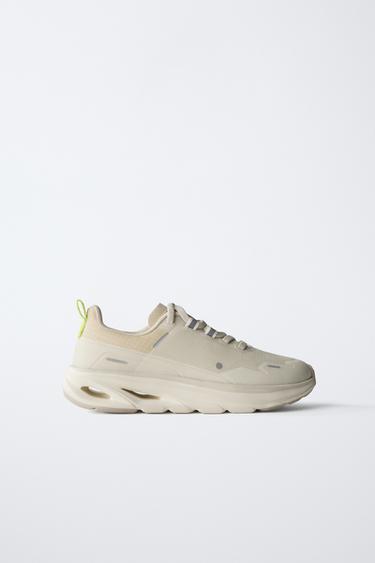 Zaras SNEAKERS MED DETALJ PÅ SULAN - Flerfärgad - Bild 0