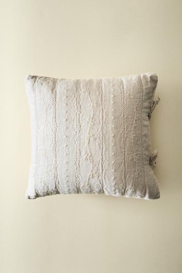 CHILDREN’S CUSHION WITH FLORAL EMBROIDERY - Light beige by Zara