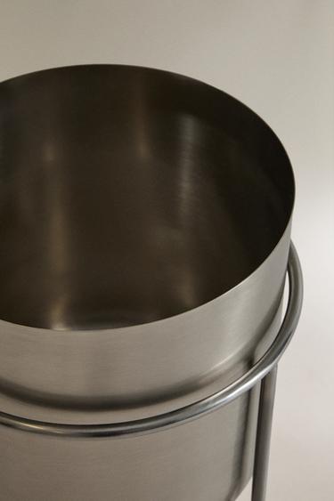 METAL FLOWERPOT - P by Zara
