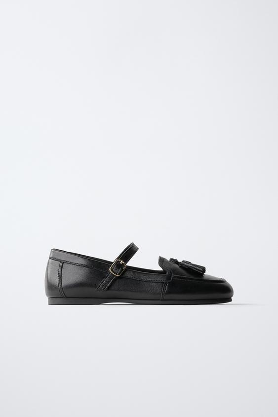 MOCASÍN BORLAS PIEL - Negro de Zara - Imagen 0