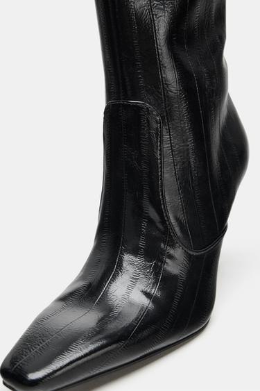 BOTTINES À TALONS GRAVÉES - Noir de Zara - Image 5