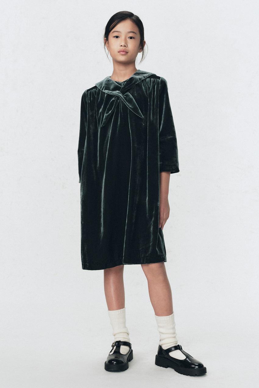 VELVET DRESS WITH DETACHABLE SCARF SOSHIOTSUKI x ZARA - Bottle green | ZARA Spain VELVET DRESS WITH DETACHABLE SCARF SOSHIOTSUKI x ZARA - Bottle green | ZARA Spain