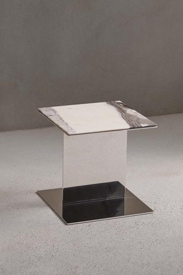 SIDETABLE 05 - Grenat foncé de Zara