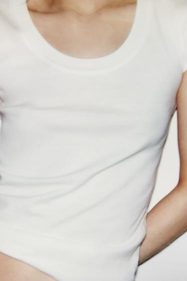 T-SHIRT À MANCHES COURTES - Blanc cassé de Zara - Image 2