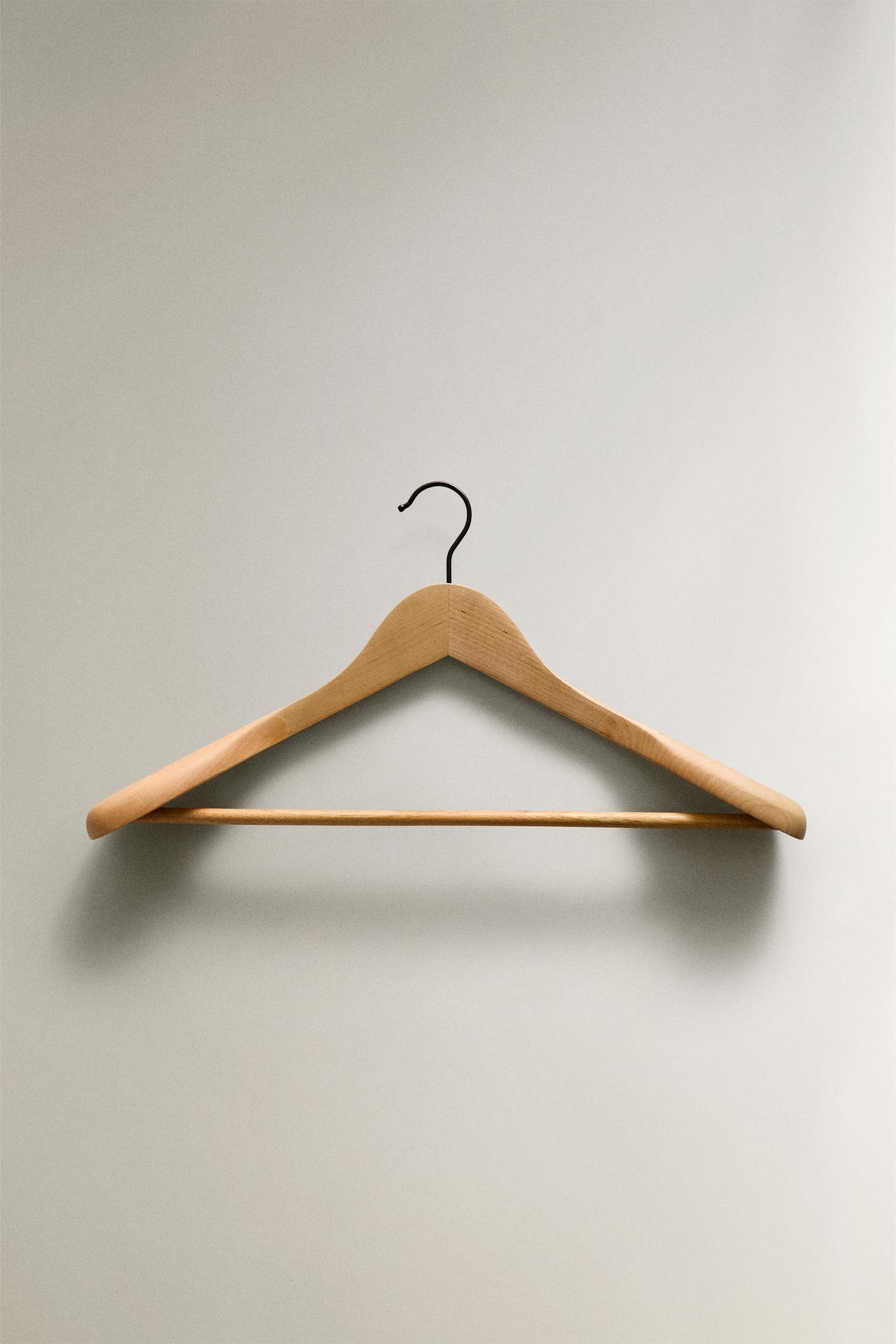 WOODEN CARDIGAN HANGER — Light beige