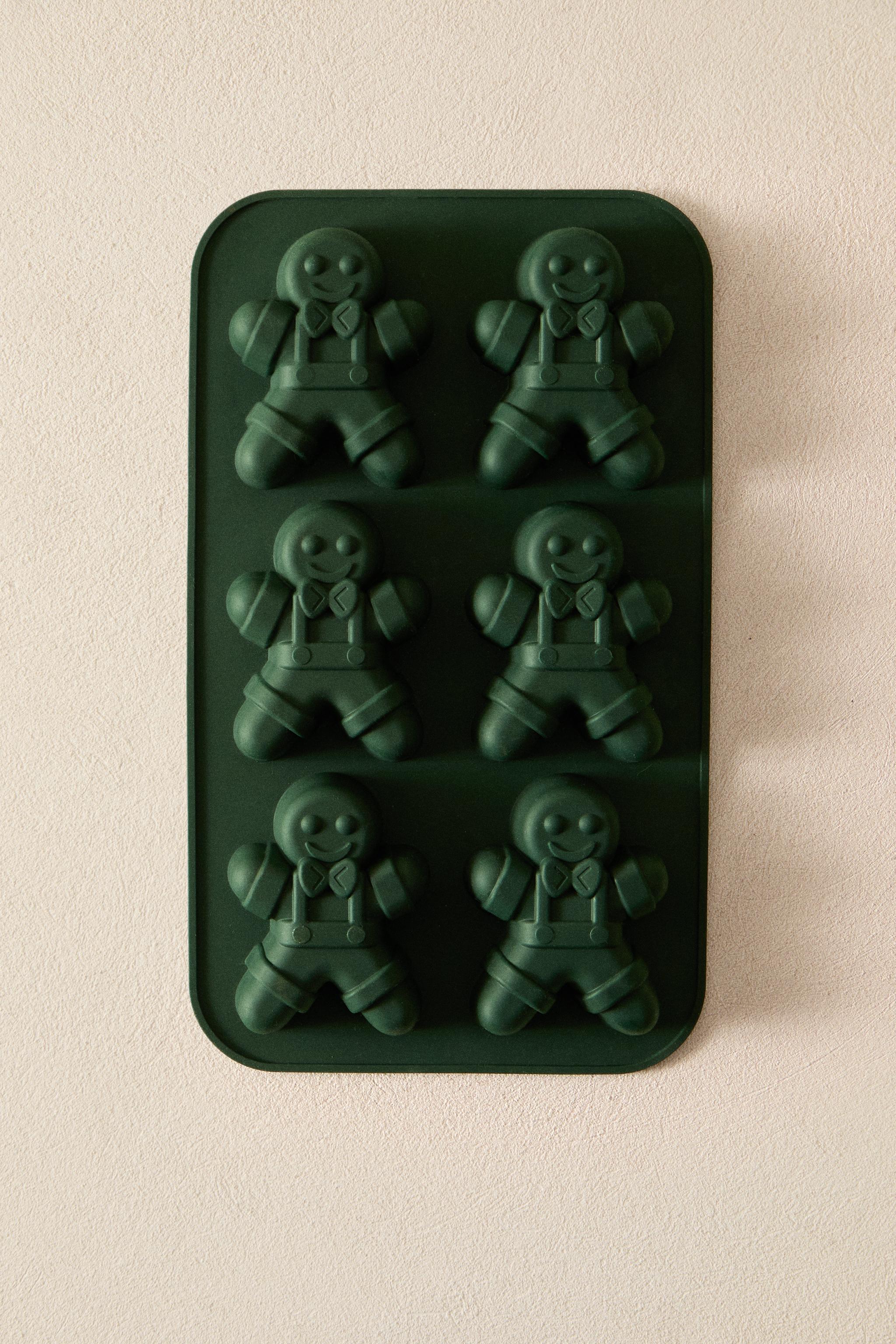 CHRISTMAS GINGERBREAD COOKIE BAKING MOLD
