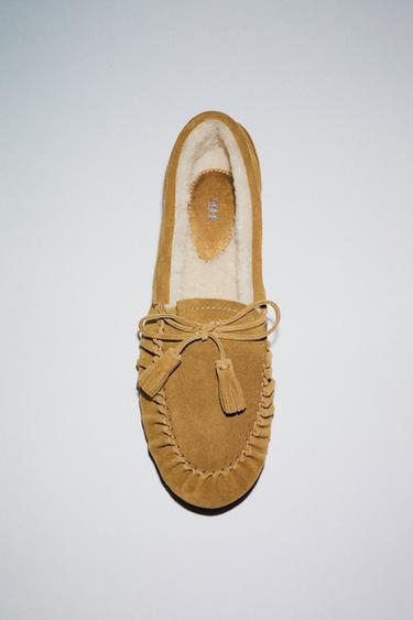 SPLIT SUEDE LOAFERS WITH FAUX SHEARLING - Beige by Zara