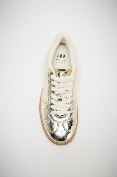 METALLIC EFFECT TRAINERS - Gold by Zara